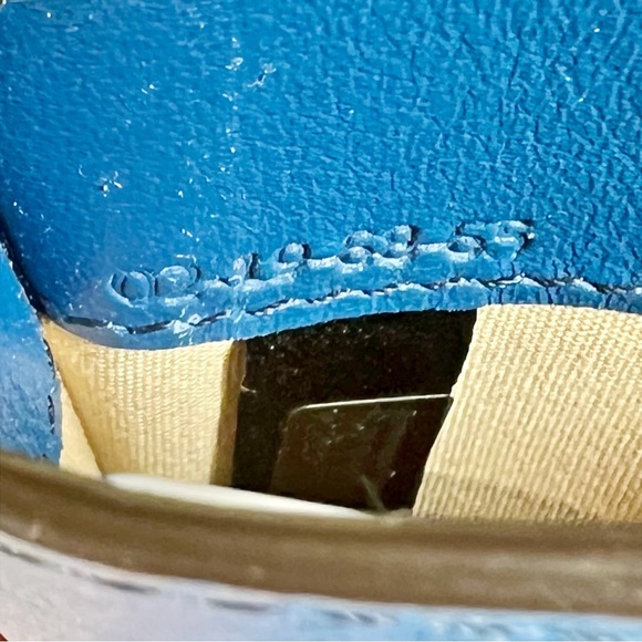 Chloe Walden Colorblock Card Holder - Picture 5 of 10